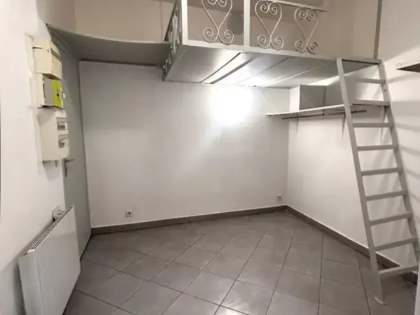 Studio Proche métro 7