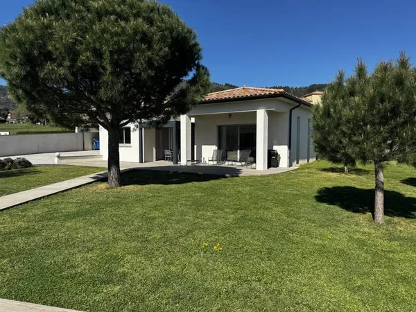 Villa d'exception 200m2 avec terrain de 2004m2