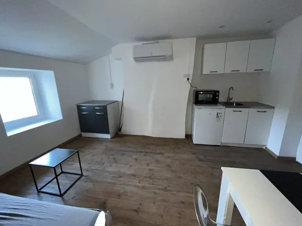studio meuble entièrement renové