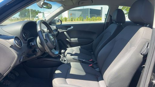 Audi A1 1.6 TDI 90 - Ambiente – 2013 – 158263 km – Diesel – Boîte Manuelle — photo 6