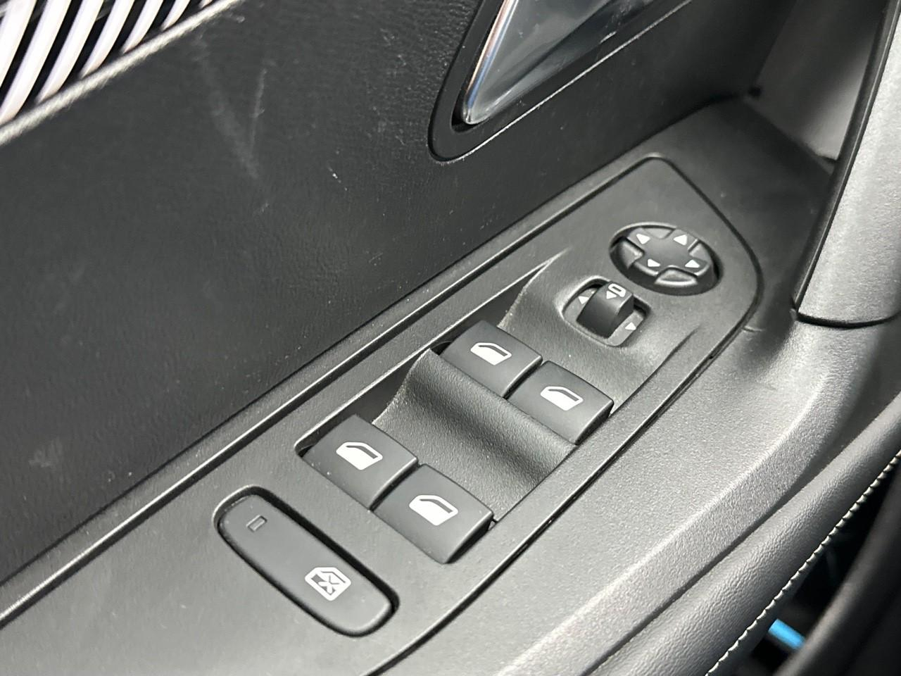 Peugeot 2008 puretech 130 s&s eat8 allure — photo 15