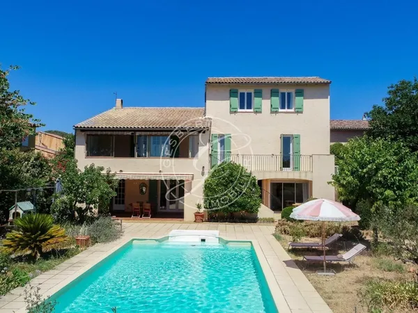 A VENDRE LES ARCS - BASTIDE AVEC VUE PANORAMIQUE PISCINE ET NOMBREUSES ANNEXES