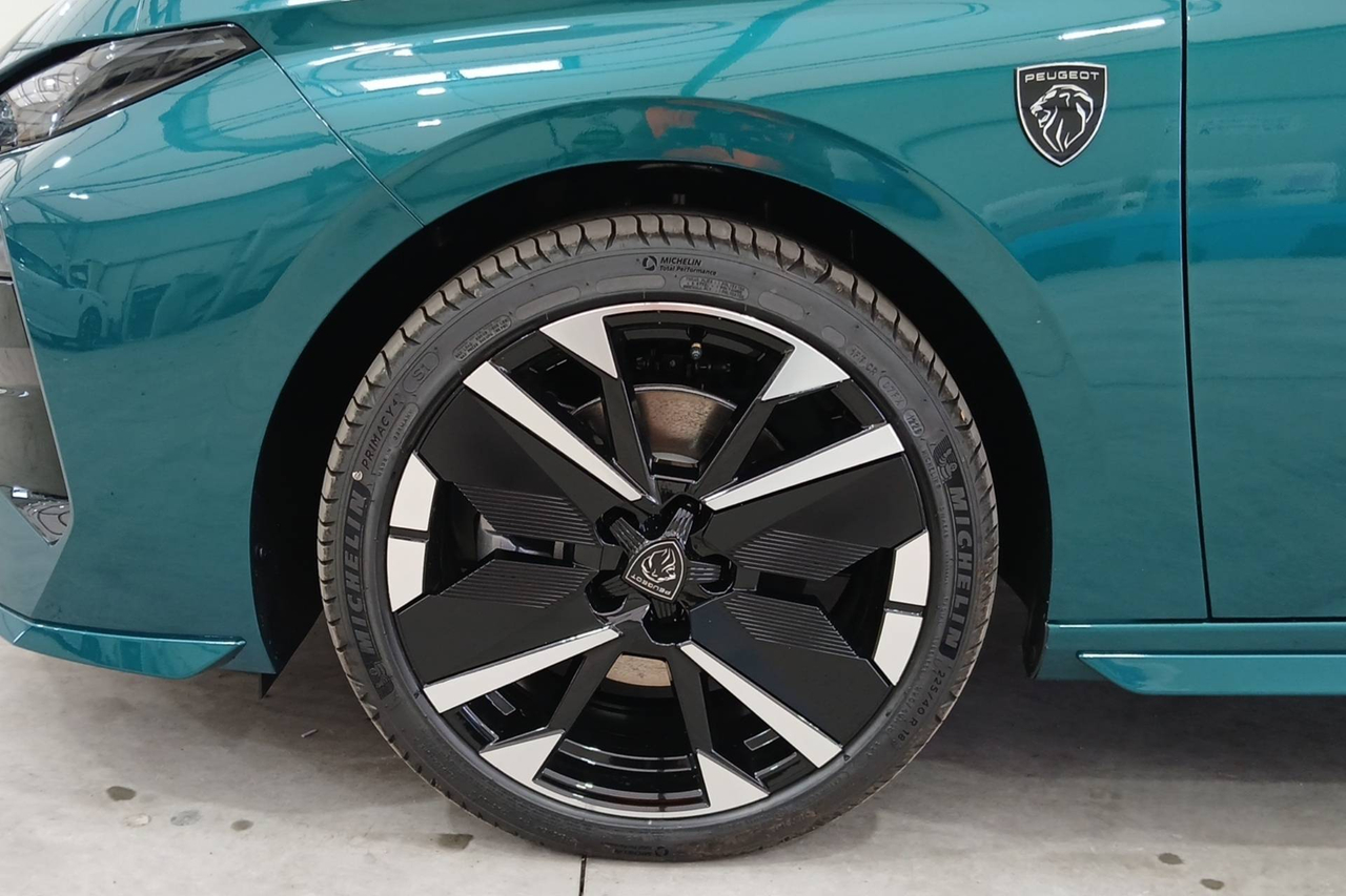 Peugeot 308 — photo 12
