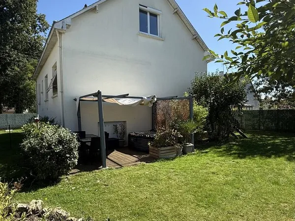 Maison familiale dans quartier paisible