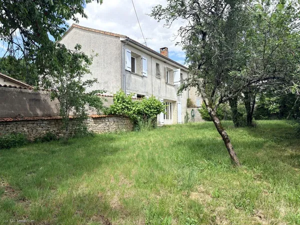 Spacieuse Maison Familiale avec 4 Chambres Aunac sur Charente