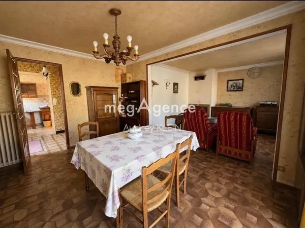 Maison 8 pièces 214 m²