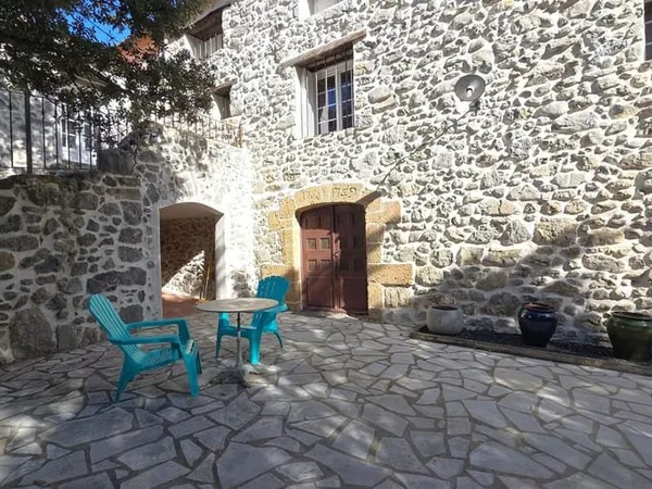 Maison 9 pièces 322 m²