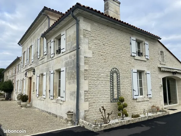 Maison 11 pièces 205 m²