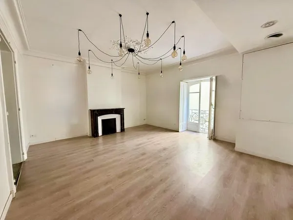 Appartement haussmannien de 101 m2 avec ascenseur