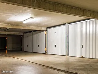 Garage box 13m² dans bâtiment sécurisé proche CHU