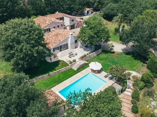 France | Le Rouret | 6 chambres | 4 salles de bains | 316,36 m² | 2 450 000 €