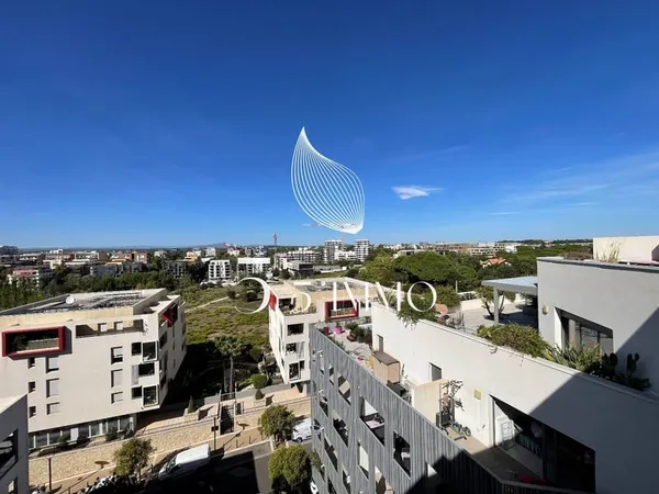 TRES RARE / DERNIER ETAGE