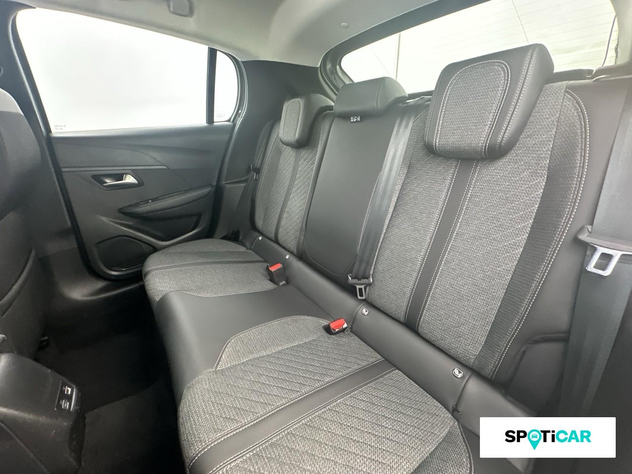 Peugeot 208 1.2 puretech 100ch s&s allure — photo 10