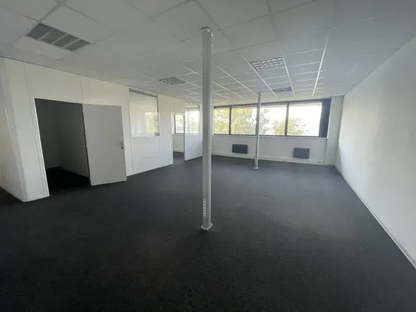 Location Local d'activités Lisses 91090