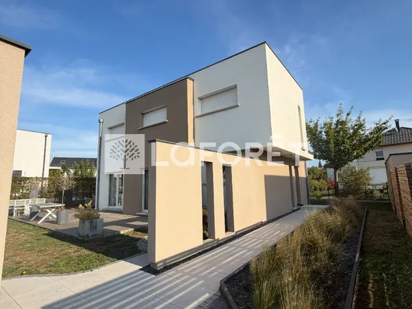 Maison Village Neuf 6 pièce(s) 140 m2