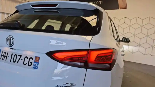 Mg Zs 1.5 l hybrid+ 197 ch — photo 101