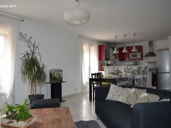 Duplex lumineux - 81 m² utiles - calme absolu - parking intérieur