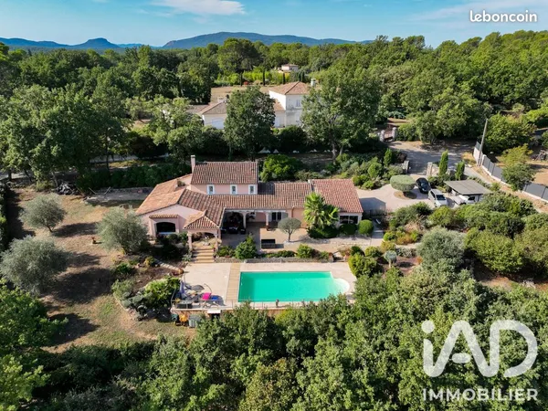 Maison 5 pièces 230 m²