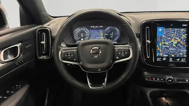 Volvo Xc40 t5 recharge 180+82 ch dct7 — photo 14