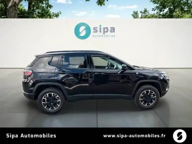 Jeep Compass 1.3 phev t4 240 ch 4xe eawd — photo 6