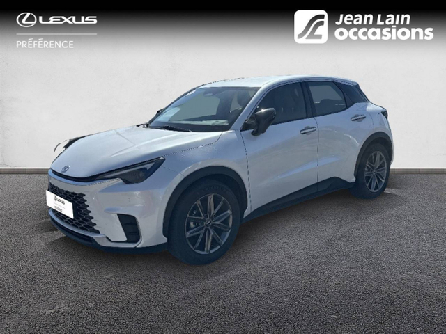 Lexus LBX 2WD Elegant