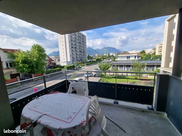 Spécial investisseur T2 45m² + terrasse vendu LOUÉ MEUBLÉ