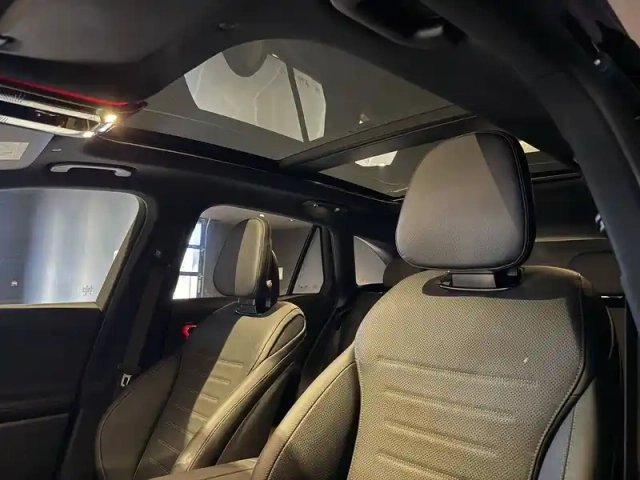 Mercedes Glc 300 e hybrid eq 4matic — photo 17