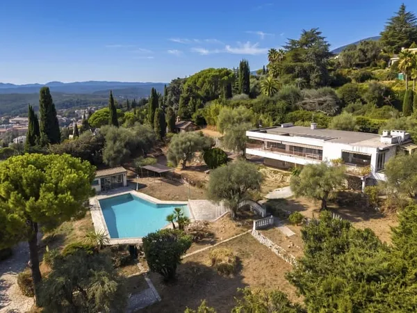 Villa d'exception à rénover - Vue panoramique sur la Méditerranée