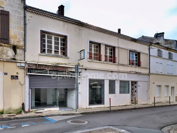 CENTRE VILLE DE JONZAC : Immeuble 145 m² à fort potentiel - À Rénover