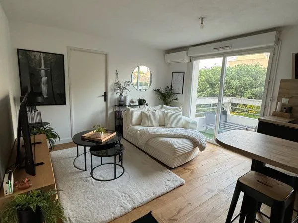 Appartement T2 + Terrasse + parking