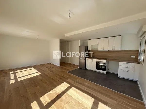 RARE T3 rénové QUARTIER SATHONAY 65.26 m2