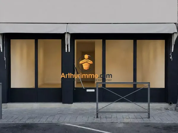 Local commercial 2 pièces 56 m²
