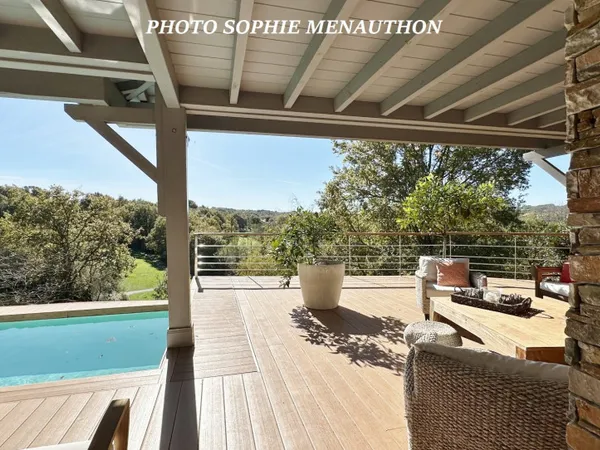Villa d'architecte 6 pièces 240 m²