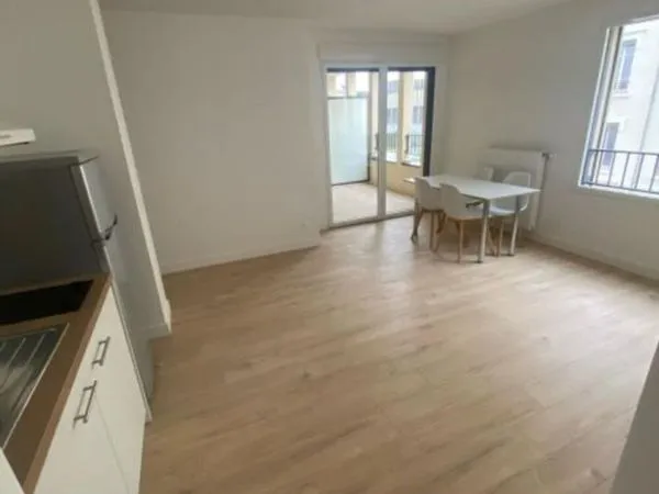 Colocation t4 meublée de 67 m² - lyon 7e