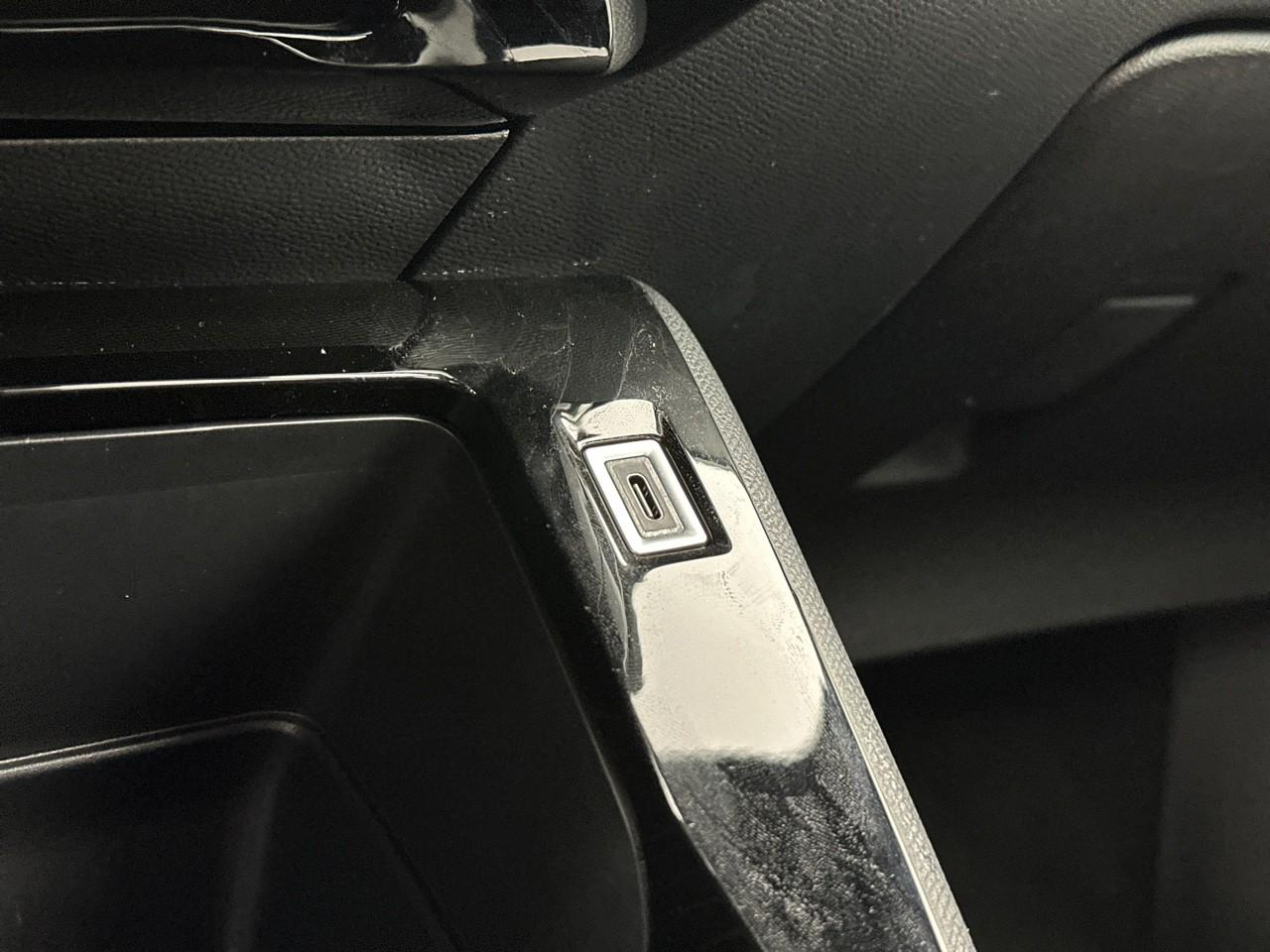 Peugeot 2008 hybrid 136 e-dcs6 style — photo 27