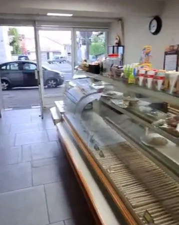 VENTE BAIL LOCAL COMMERCIAL 130m2 3/6/9 TOUS COMMERCES=LEZIGNAN-COURBIERES (11200)