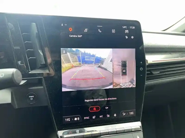 Renault Megane e-tech ev60 220 ch super charge — photo 31