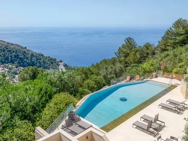 Maison 8 pièces 615 m²