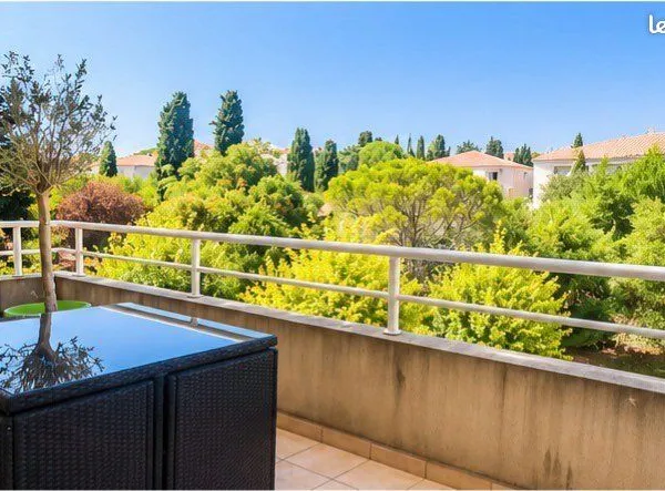 T2 meublé 39 m² - Terrasse 12 m² - Parking privé - Climatisation - Beaux-Arts