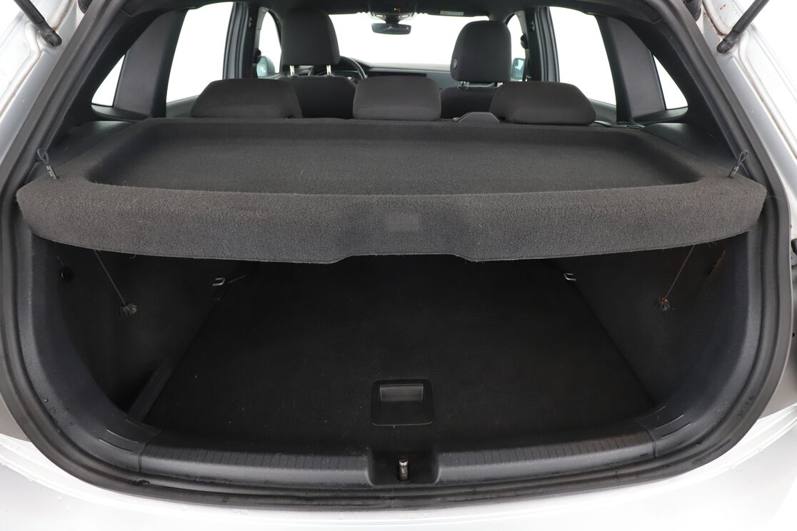 Volkswagen Polo 1.0 TSI R-Line — photo 16