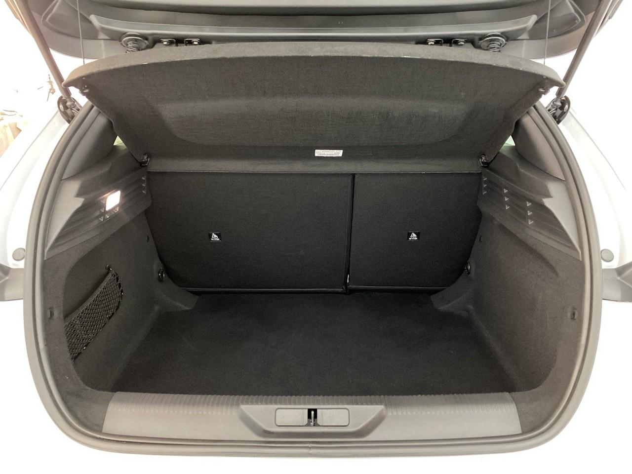 Peugeot 308 hybrid 145 e-dcs6 allure — photo 6