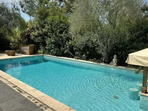 Villa 8 pièces 430 m²