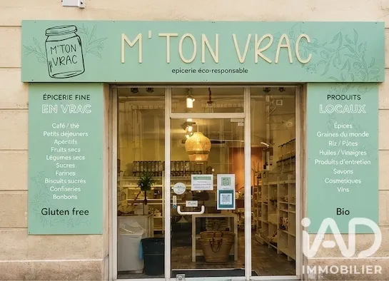 Local commercial 1 pièce 102 m²