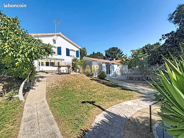 Propriété 5 pièces 151 m²