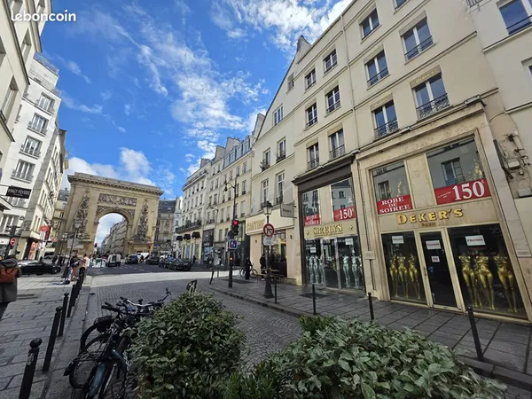 Local 710 m² PARIS