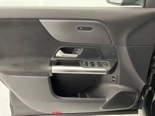 Mercedes Eqa 250 — photo 31