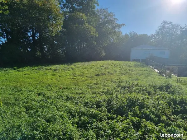 Terrain 1 073 m² Lecousse