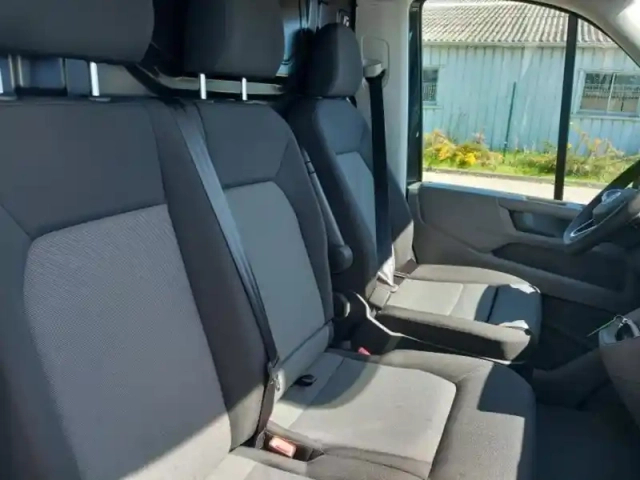 Volkswagen Crafter fg 35 l4h3 2.0 tdi 177ch business traction bva8 — photo 7