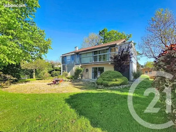 Maison 4 pièces 145 m²