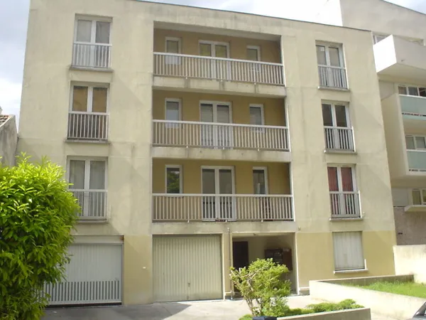 Stationnement Location Issy-les-Moulineaux   60€